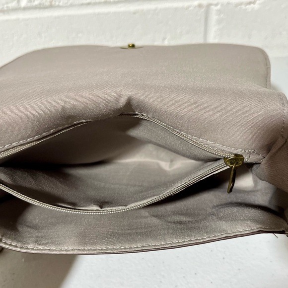 T-Shirt & Jeans Mini Crossbody Shoulder Bag/Purse Grayish Taupe Bag Charm - Picture 9 of 11